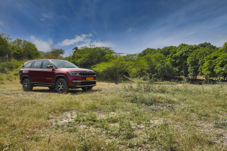 Jeep Meridian Front Right Three Quarter