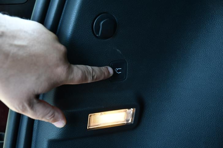 Jeep Meridian Door Controls