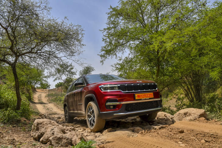 Jeep Meridian Front Right Three Quarter