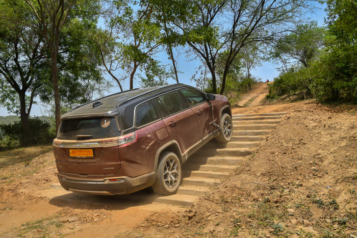 Jeep Meridian Rear View