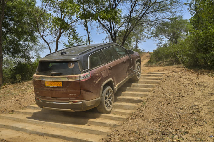 Jeep Meridian Rear View