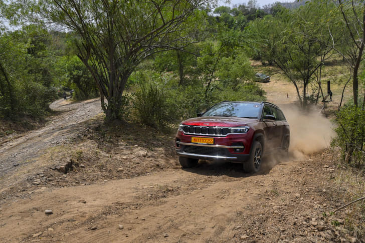 Jeep Meridian Front Right Three Quarter