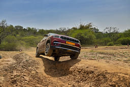 Jeep Meridian Front Right Three Quarter