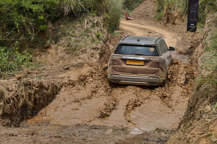 Jeep Meridian Rear View