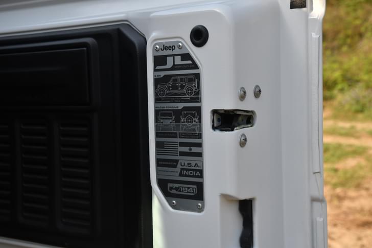 Jeep Wrangler Color White