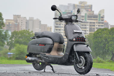 Keeway Sixties 300i