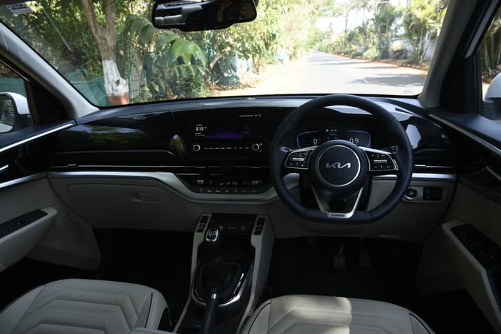 Kia Carens Dashboard