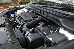 Kia Carens Open Bonnet Engine Shot