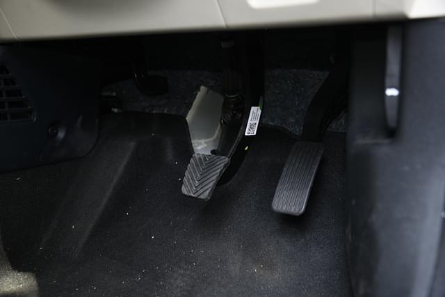 Foot Controls Image - 5217