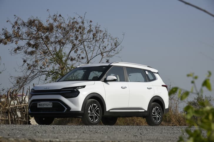 Kia Carens Images
