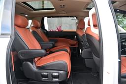 Kia Carnival Second Row Seats