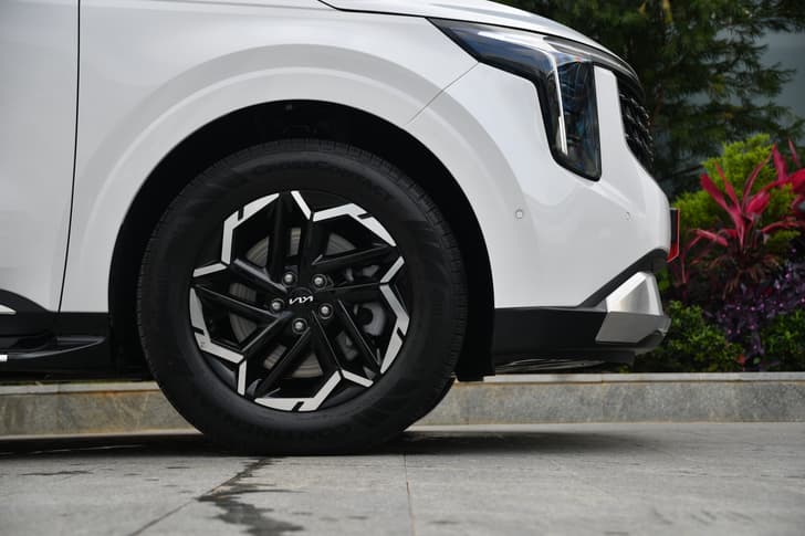 Kia Carnival Alloy Wheels True