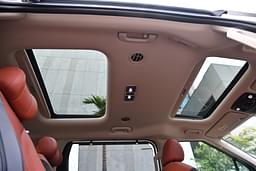 Kia Carnival Front Row Seats