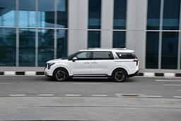Kia Carnival Color White
