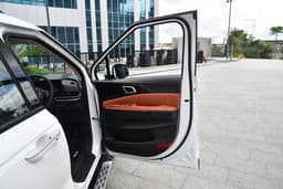 Kia Carnival Color White