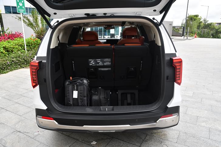 Kia Carnival Front Row Seats