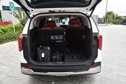 Kia Carnival Second Row Seats