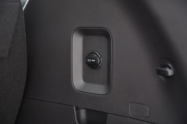 12V Power Outlets Image - 4370