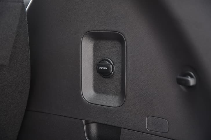 Kia Carnival 12V Power Outlets