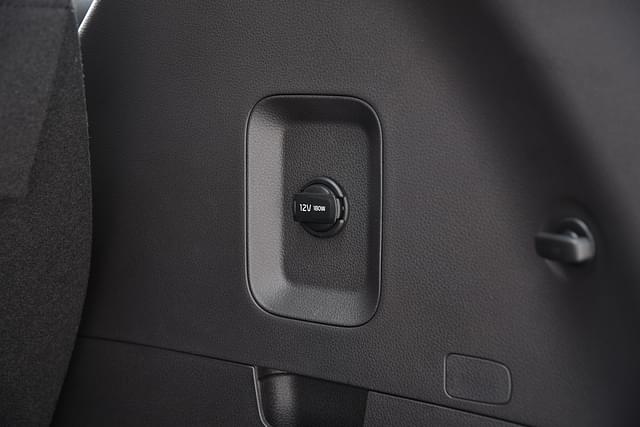 12v Power Outlets Image - 4370