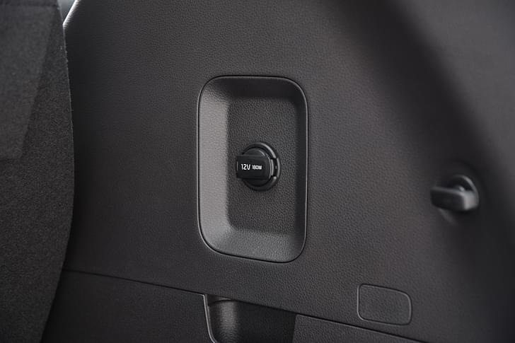 Kia Carnival 12v Power Outlets