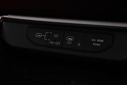 Kia Carnival 12v Front Power Outlet