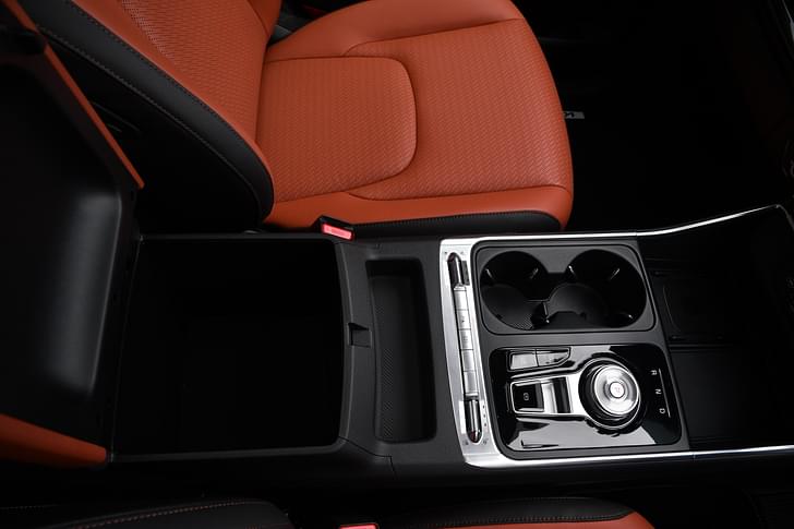 Kia Carnival Front Row Seats