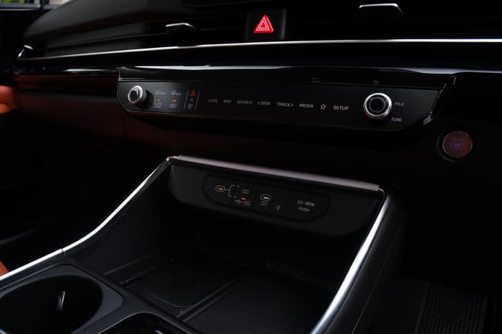 Kia Carnival Dashboard
