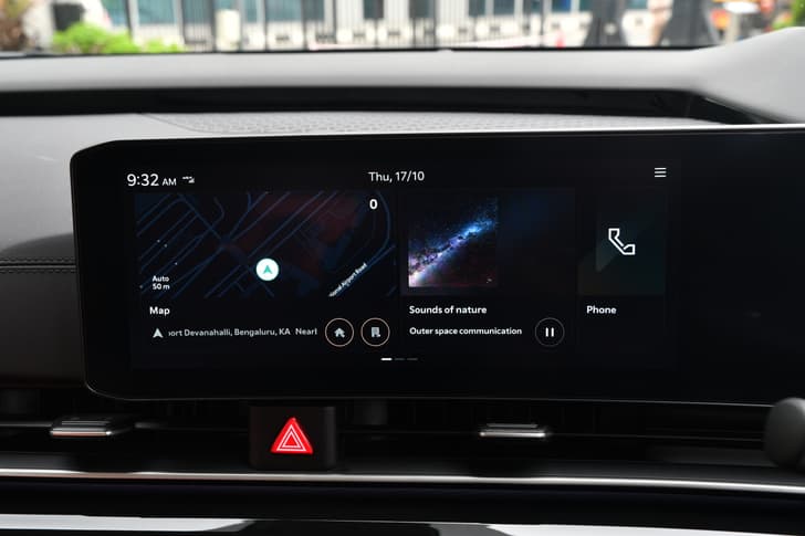 Kia Carnival Dashboard