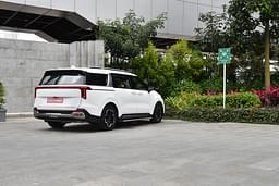 Kia Carnival Rear View