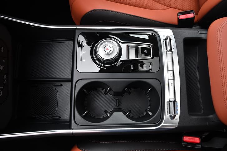Kia Carnival Console Storage