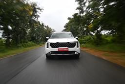Kia Carnival Color White