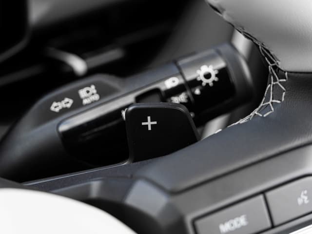Leather Wrapped Gear Knob  Shift Selector Image - 31466