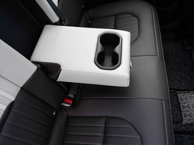 Rear Armrest Cup Holders Image - 31477