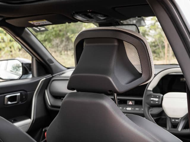 Electrically Adjustable Headrests Image - 31453