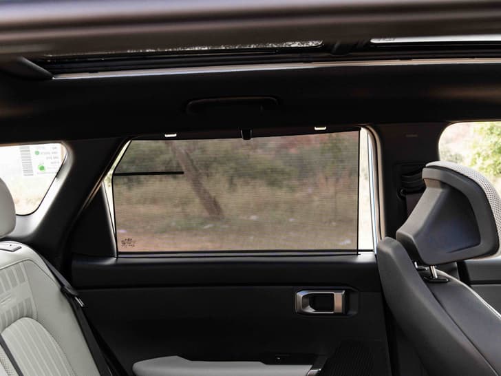 Rear Curtain