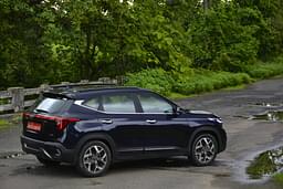 Kia Seltos Front Right Three Quarter