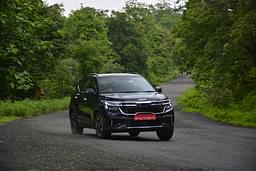 Kia Seltos Front Left Three Quarter