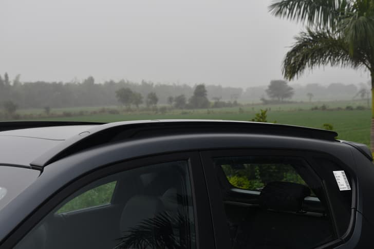 Kia Sonet Car Roof