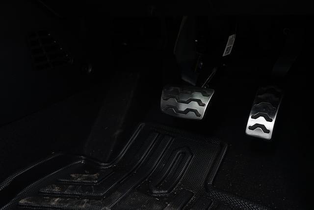 Foot Controls Image - 14616