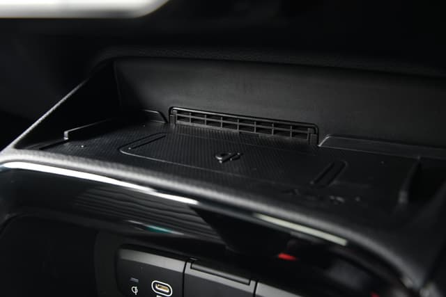 Charging Ports Image - 14705