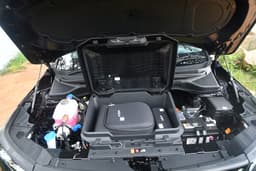 Kia Carens Clavis EV Front Windshield