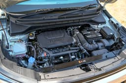 Kia Carens Clavis Front Windshield Kia Carens Clavis Front Windshield
