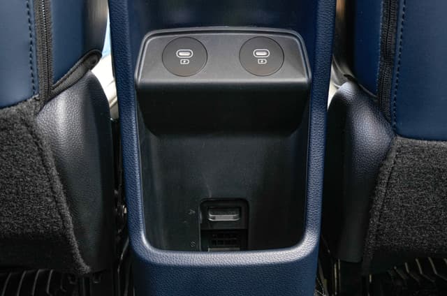 Second Row Seats Image - 37652