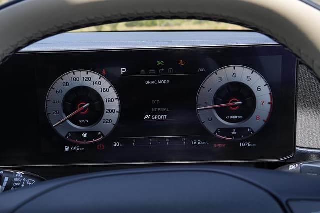 Kia Carens Clavis Dashboard