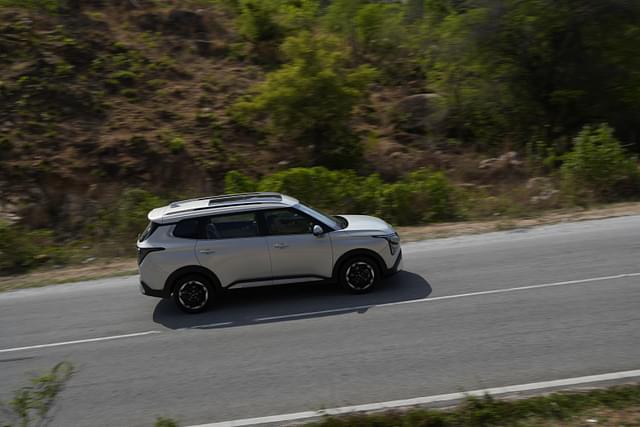 Kia Carens Clavis Alloy Wheels
