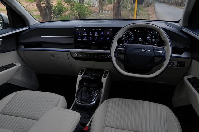 Kia Carens Clavis Dashboard