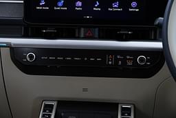 Kia Carens Clavis Dashboard