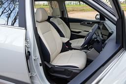 Kia Carens Clavis Front Row Seats