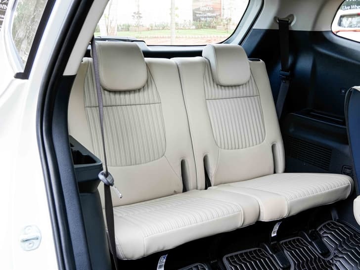 Kia Carens Clavis Rear View Kia Carens Clavis Rear View